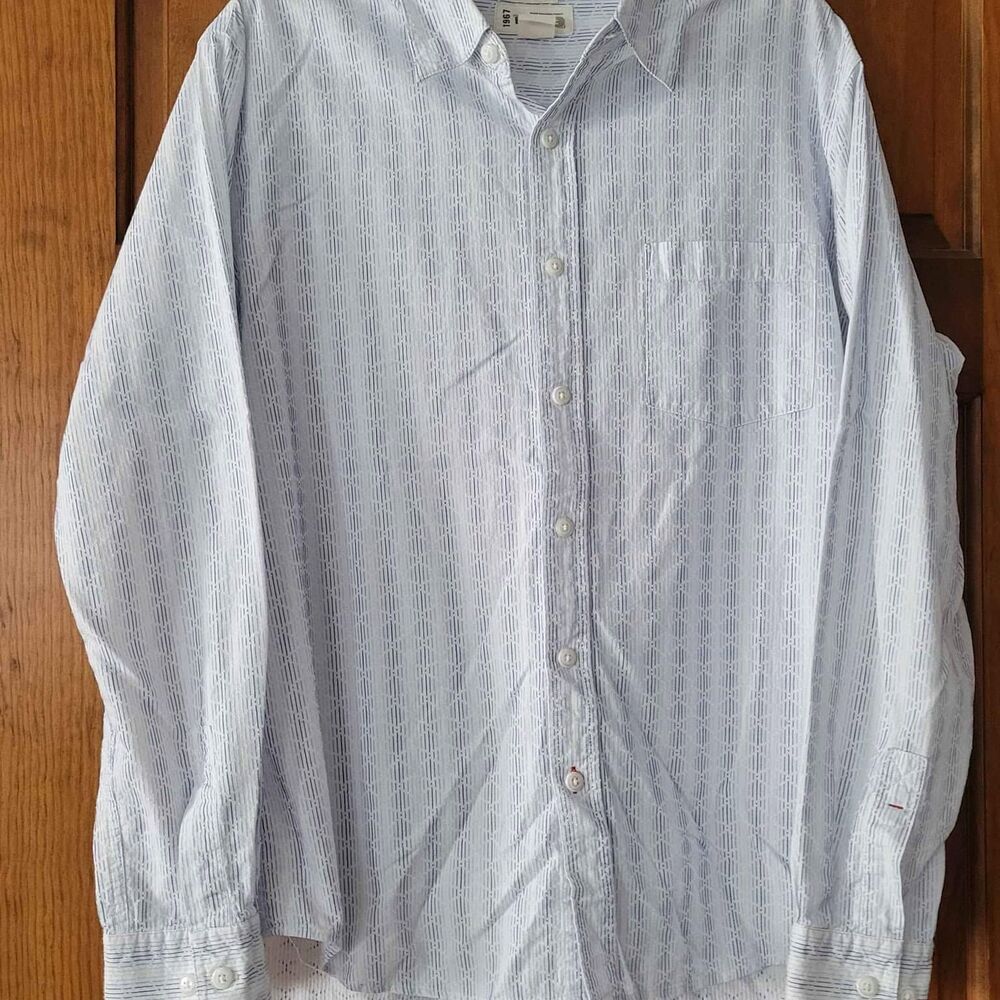 Men's Size XL BKE 67 Button Down Long Sleeve Textured Material
